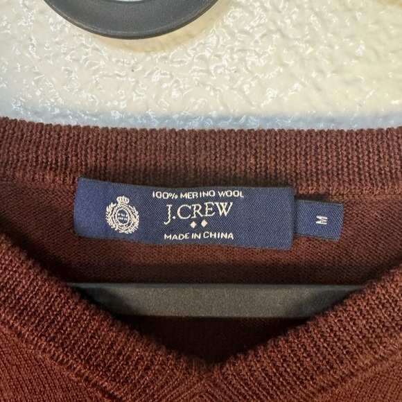 J. Crew 100% Merino Wool V Neck Sweater Plum size M - Picture 4 of 5